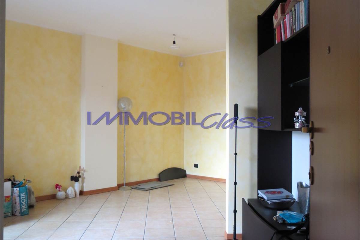 OTTIMO BILOCALE ARREDATO CON BOX E CANTINA