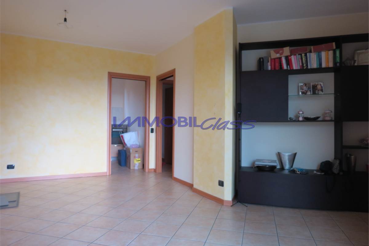 OTTIMO BILOCALE ARREDATO CON BOX E CANTINA