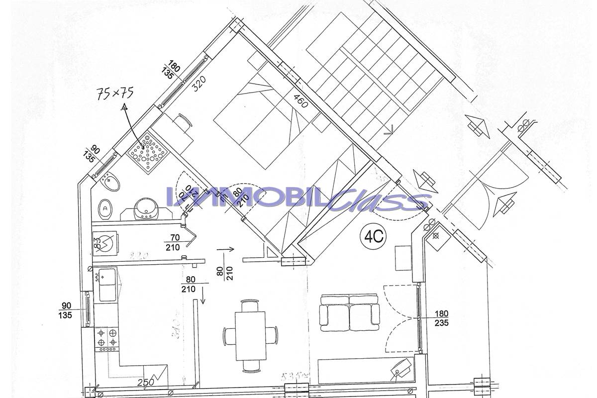 OTTIMO BILOCALE ARREDATO CON BOX E CANTINA