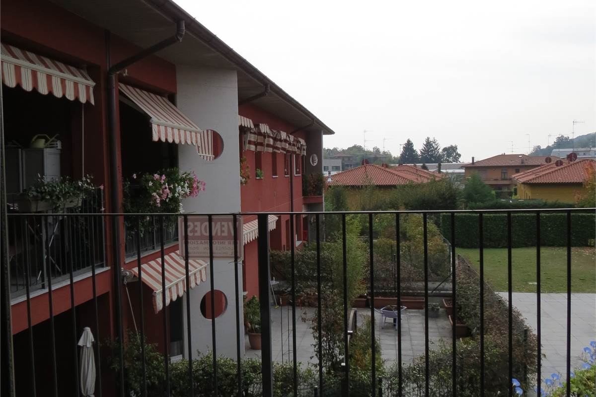 OTTIMO BILOCALE ARREDATO CON BOX E CANTINA