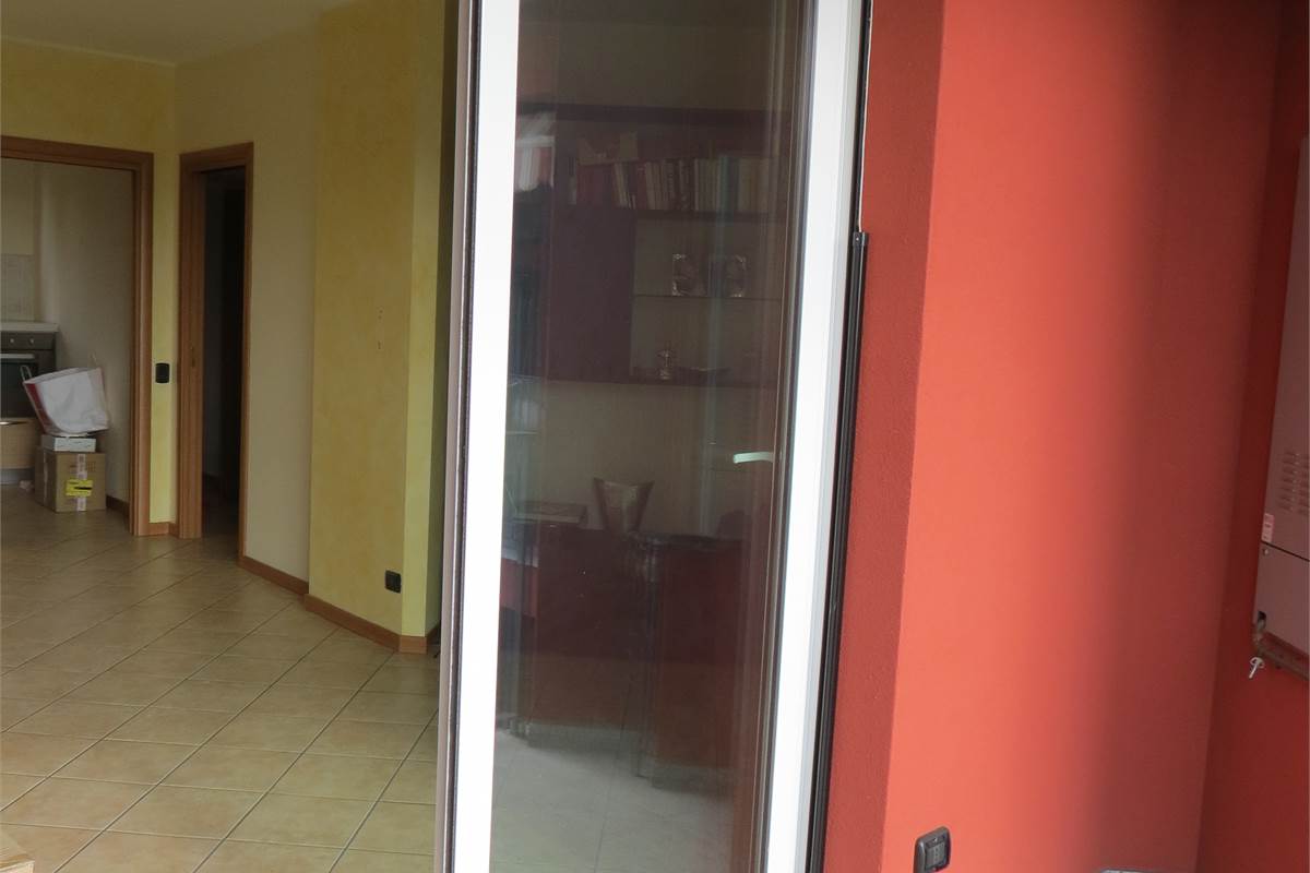 OTTIMO BILOCALE ARREDATO CON BOX E CANTINA