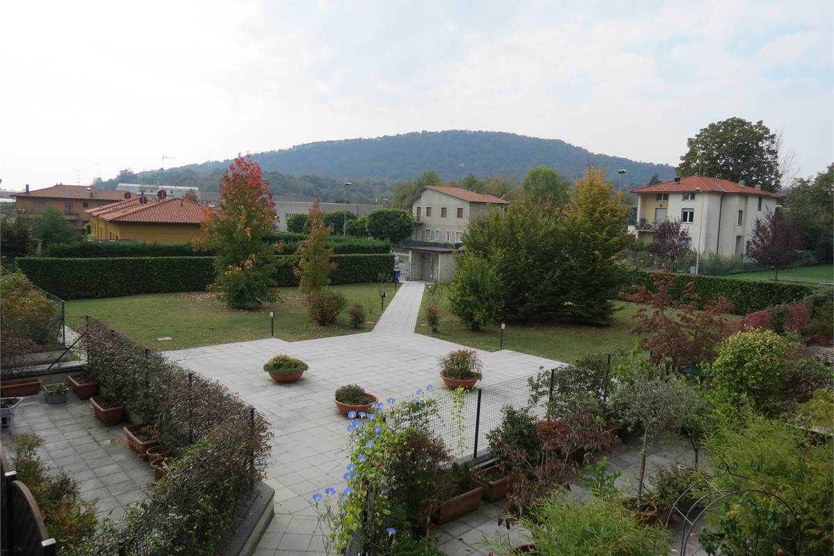 OTTIMO BILOCALE ARREDATO CON BOX E CANTINA