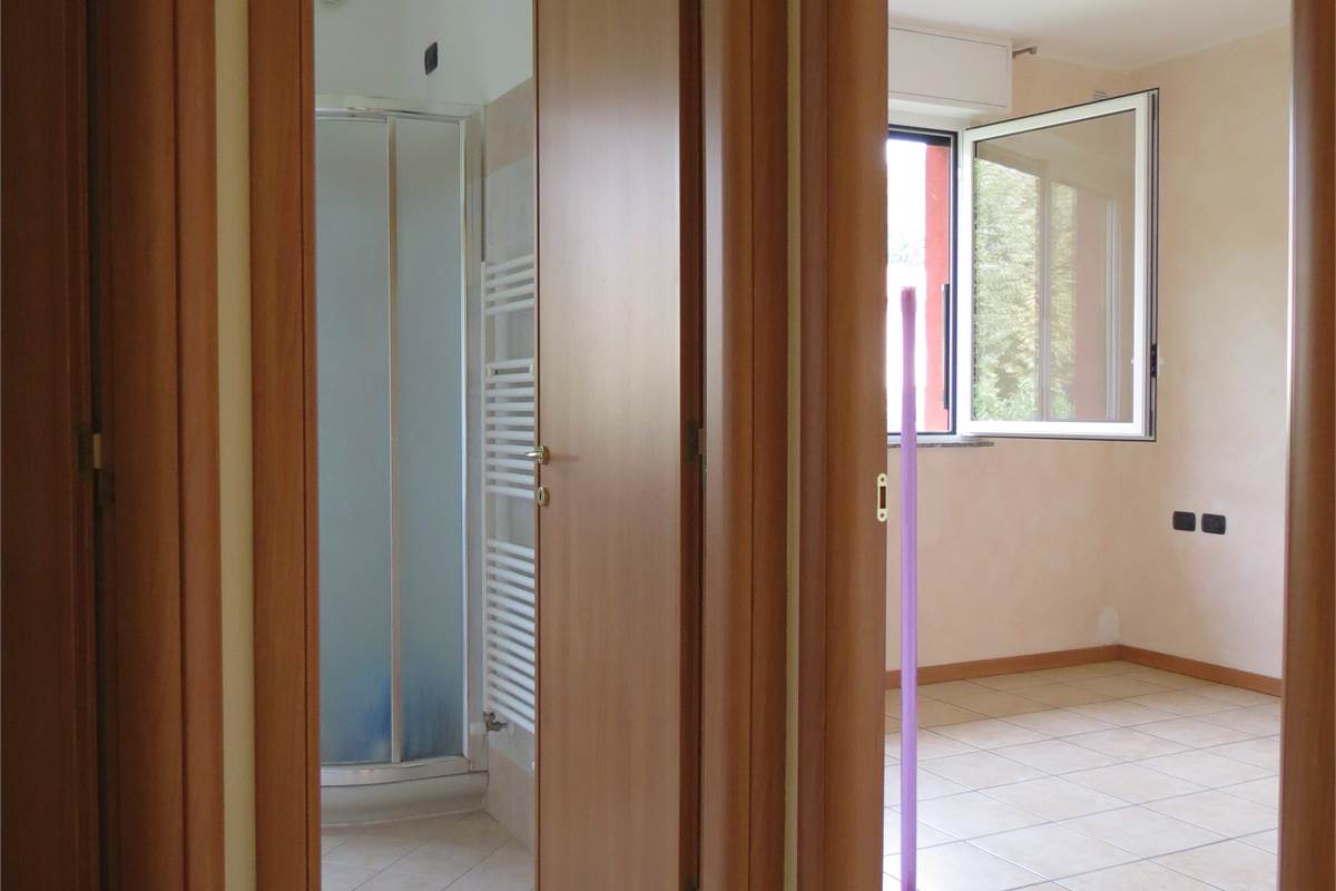 OTTIMO BILOCALE ARREDATO CON BOX E CANTINA