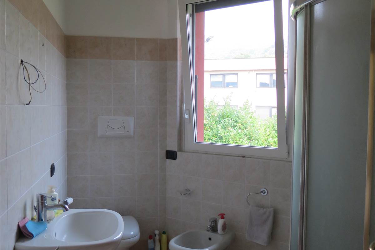 OTTIMO BILOCALE ARREDATO CON BOX E CANTINA