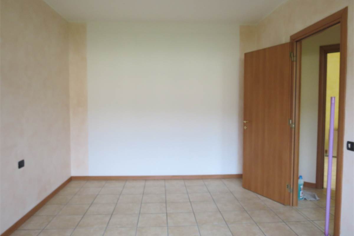 OTTIMO BILOCALE ARREDATO CON BOX E CANTINA