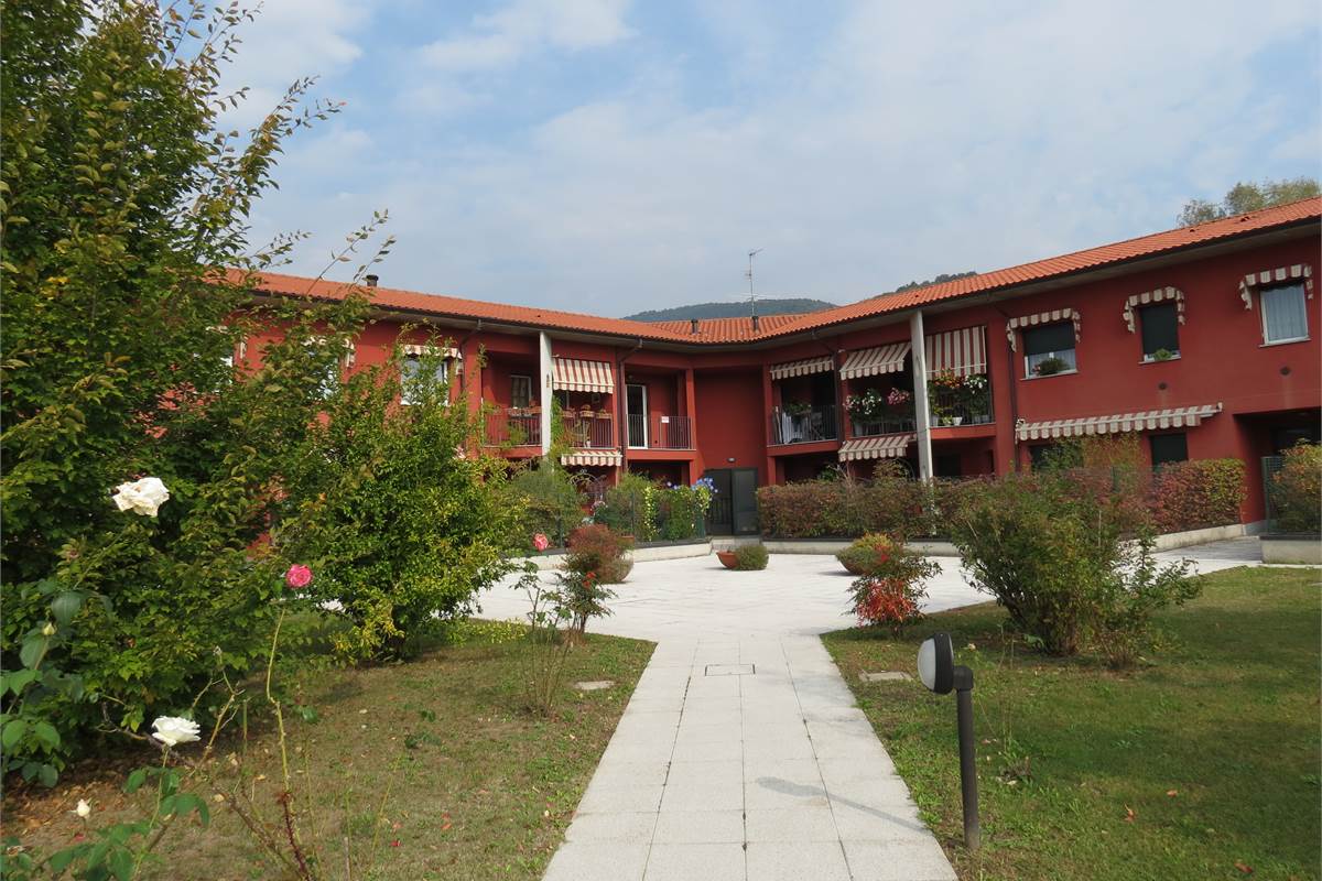 OTTIMO BILOCALE ARREDATO CON BOX E CANTINA