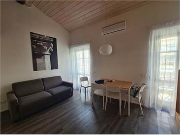 Elegante Appartamento in Affitto nel Cuore di Como