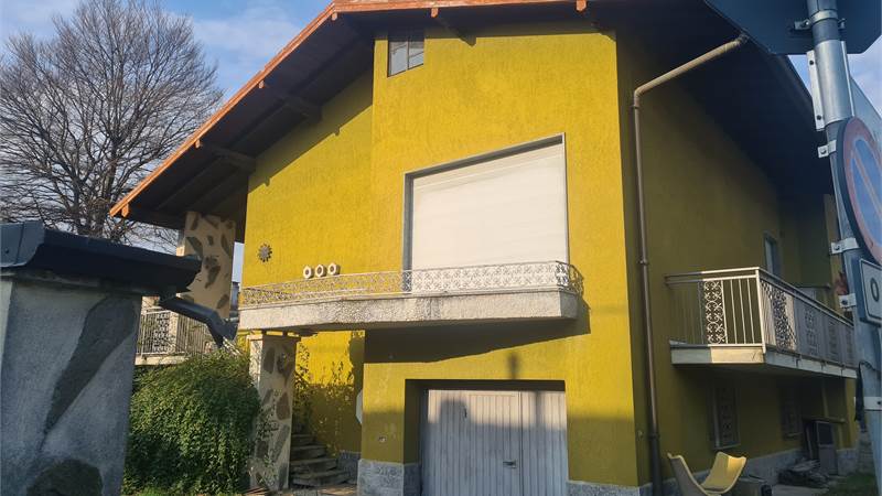 TRILOCALE RISTRUTTURATO CON GIARDINO