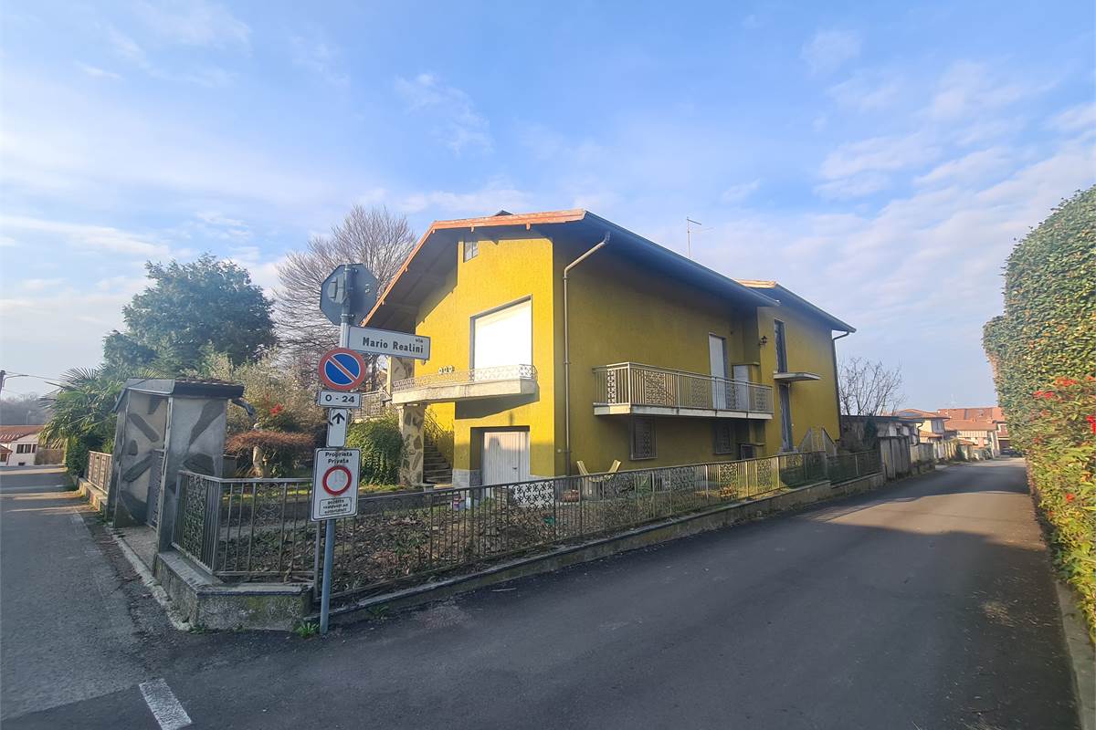 TRILOCALE RISTRUTTURATO CON GIARDINO