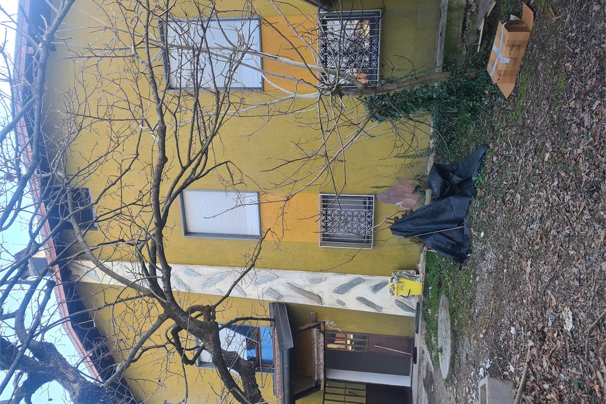 TRILOCALE RISTRUTTURATO CON GIARDINO