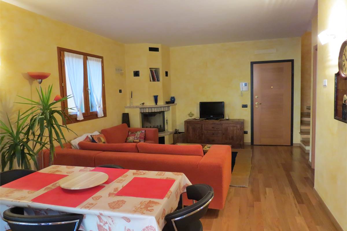 ATTICO COMPLETAMENTE ARREDATO