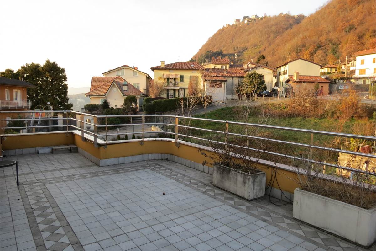 ATTICO COMPLETAMENTE ARREDATO