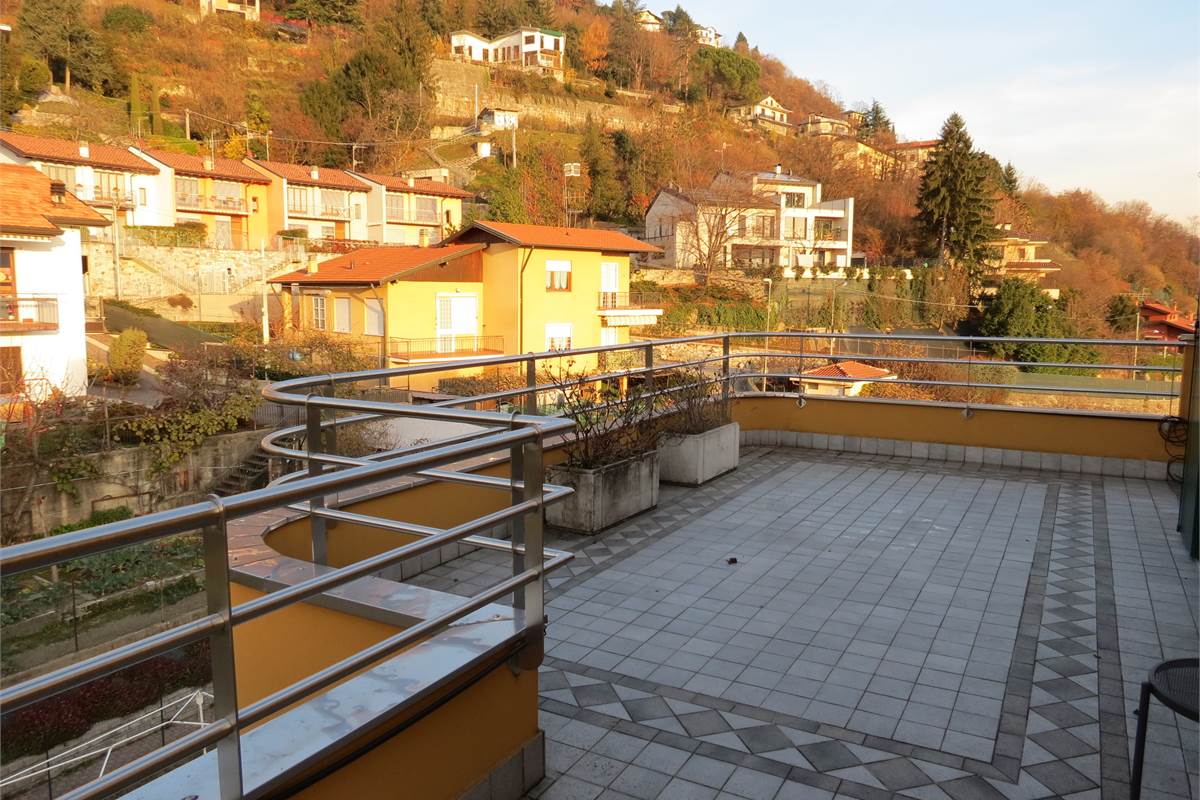 ATTICO COMPLETAMENTE ARREDATO