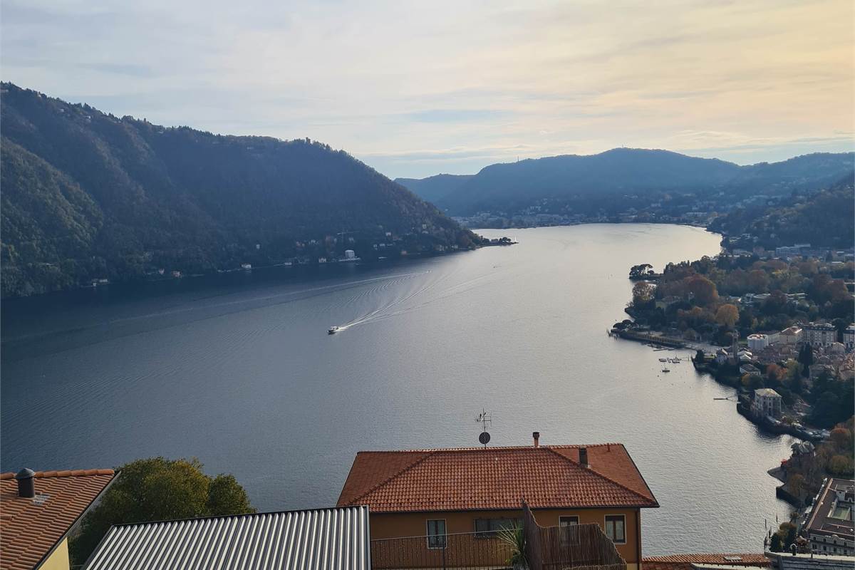 BELLISSIMO BILOCALE CON VISTA LAGO