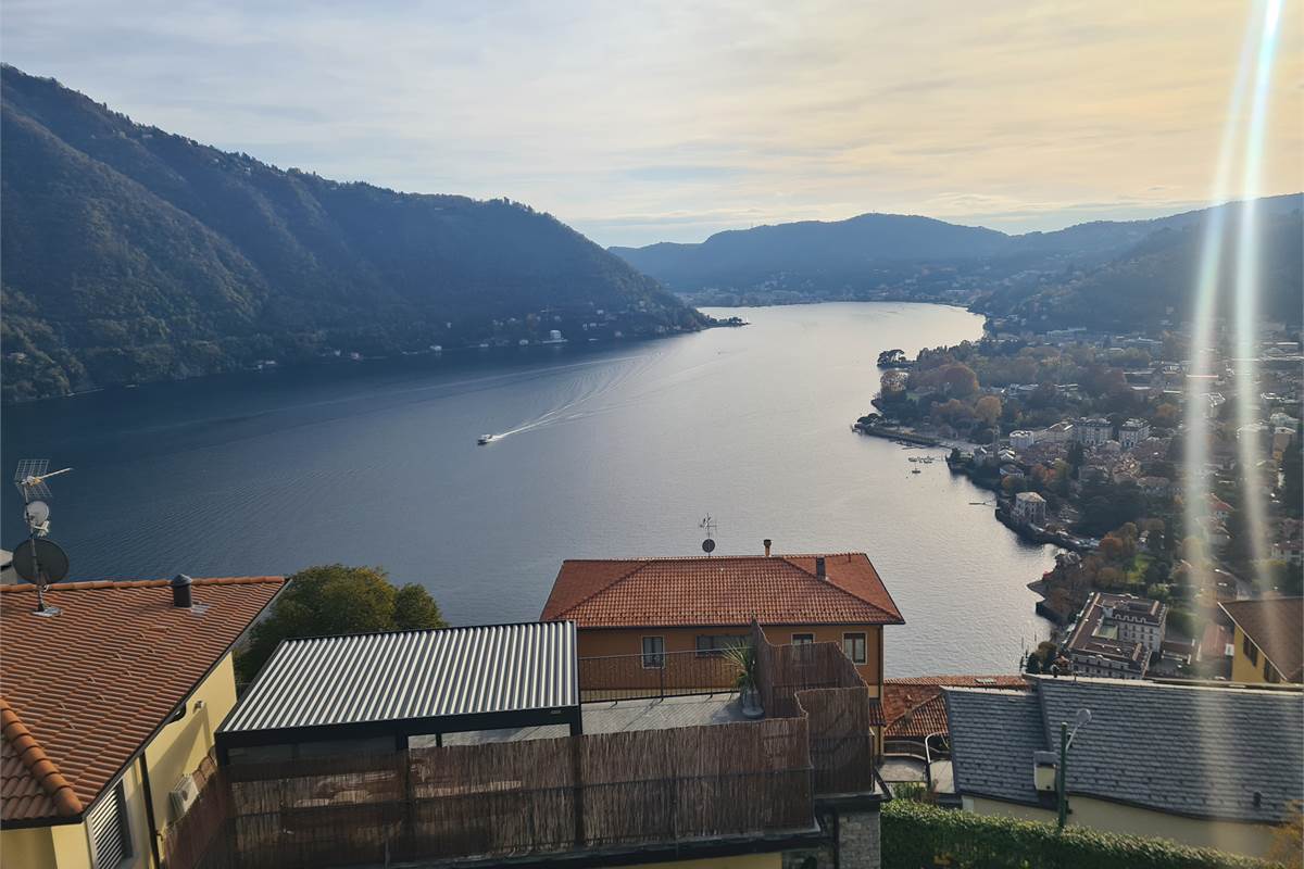 BELLISSIMO BILOCALE CON VISTA LAGO