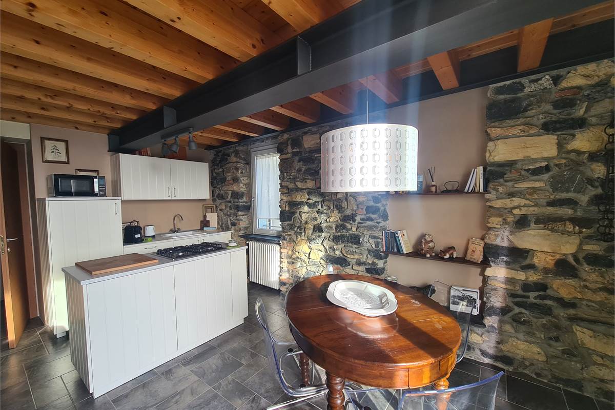 BELLISSIMO BILOCALE CON VISTA LAGO