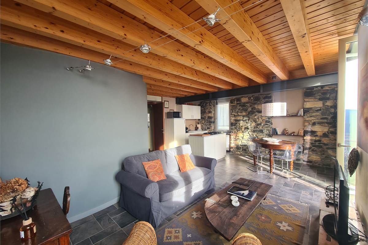 BELLISSIMO BILOCALE CON VISTA LAGO