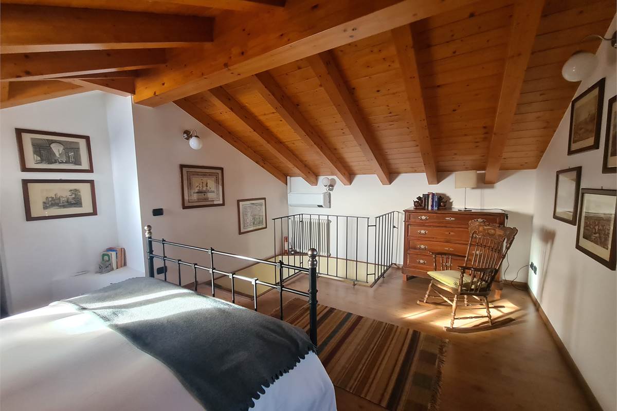 BELLISSIMO BILOCALE CON VISTA LAGO