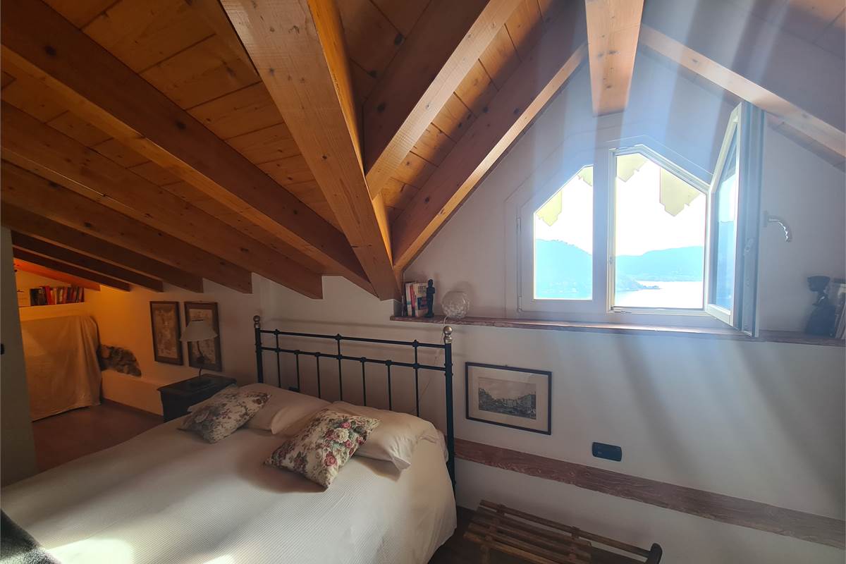 BELLISSIMO BILOCALE CON VISTA LAGO