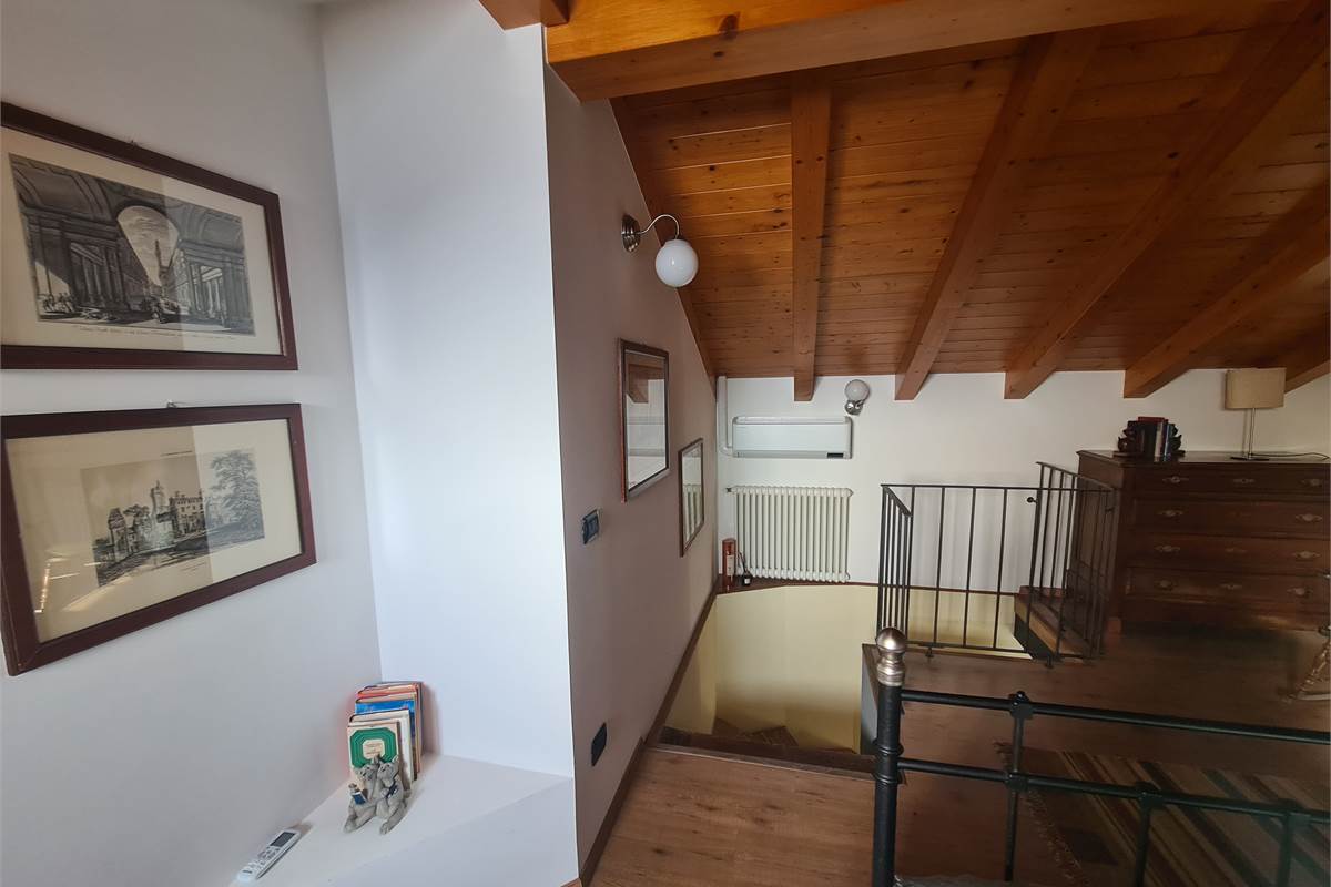 BELLISSIMO BILOCALE CON VISTA LAGO