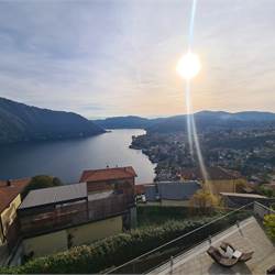 BELLISSIMO BILOCALE CON VISTA LAGO