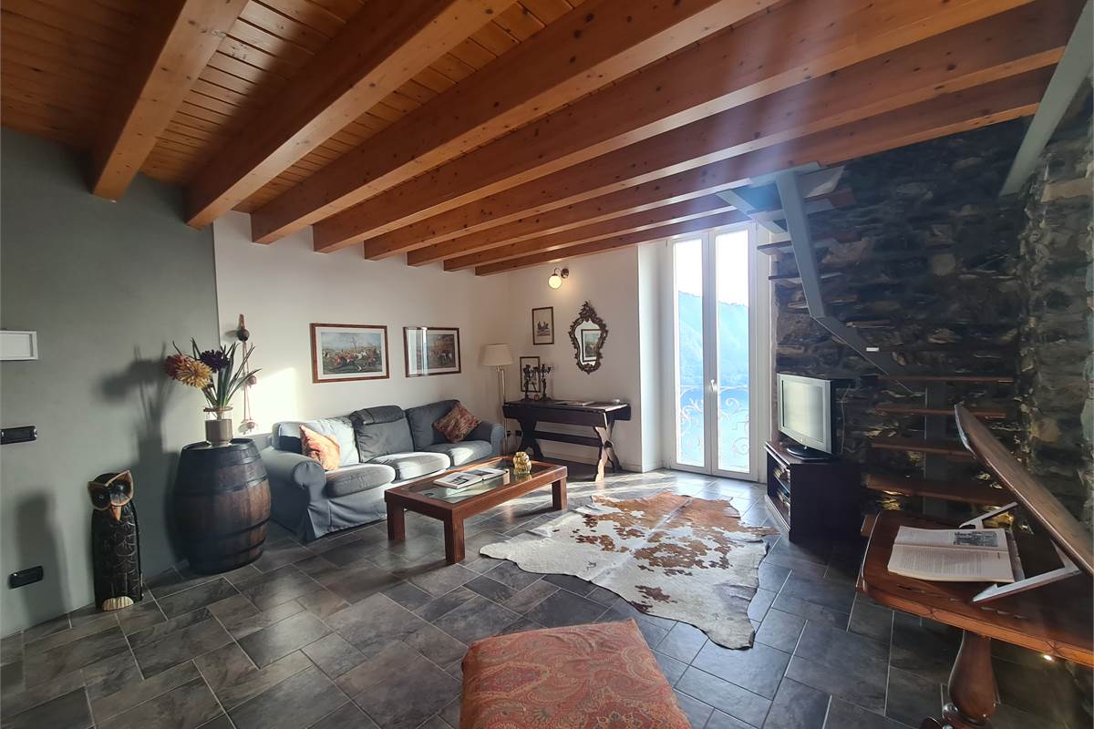 BELLISSIMO BILOCALE CON VISTA LAGO