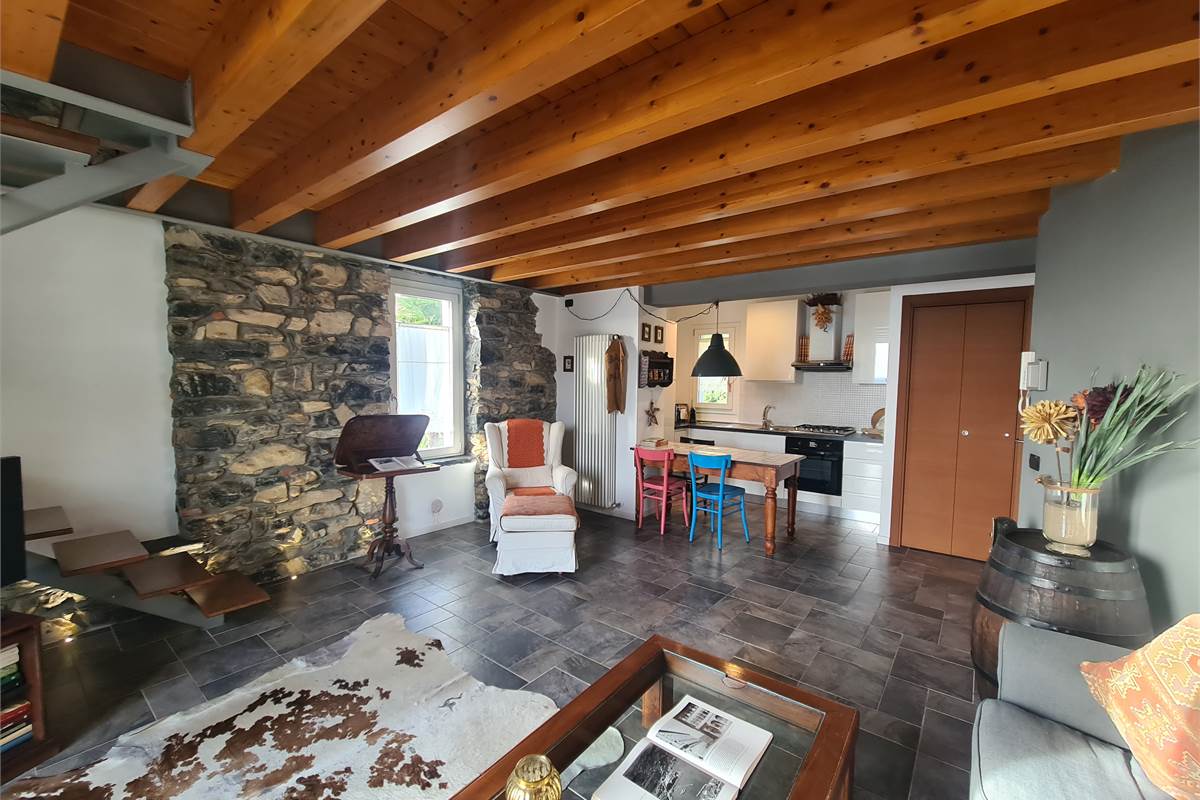 BELLISSIMO BILOCALE CON VISTA LAGO