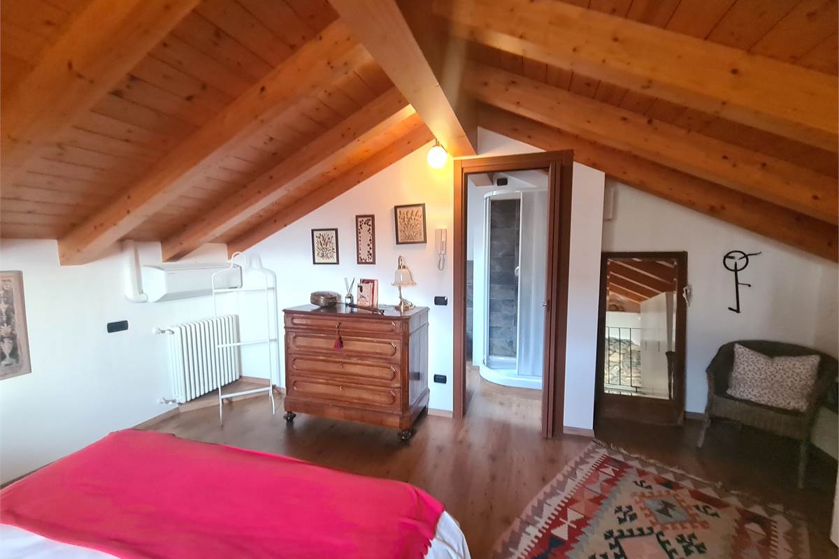 BELLISSIMO BILOCALE CON VISTA LAGO