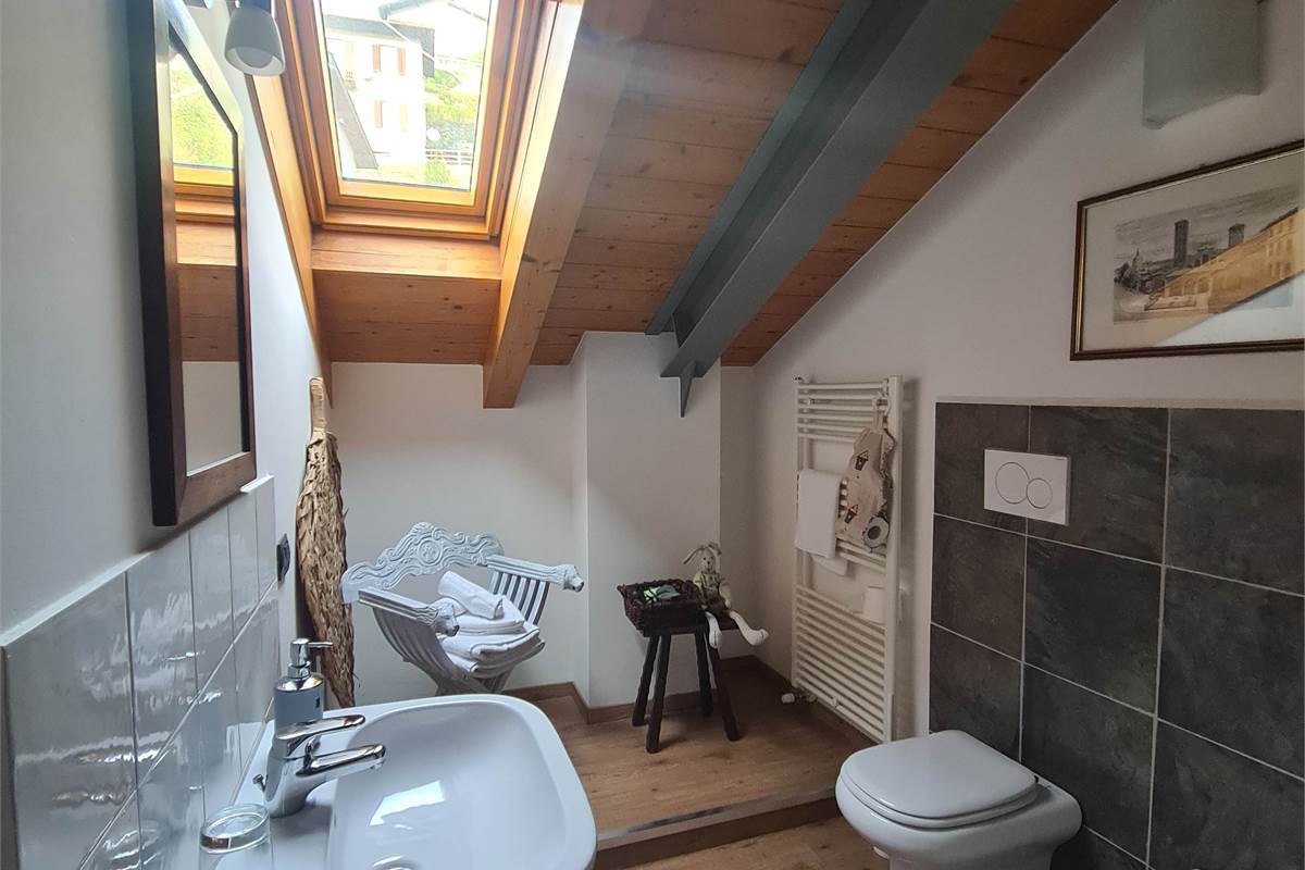 BELLISSIMO BILOCALE CON VISTA LAGO