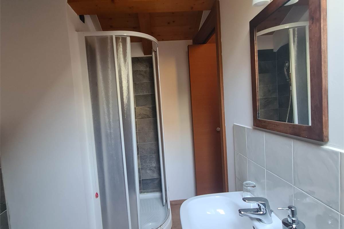 BELLISSIMO BILOCALE CON VISTA LAGO