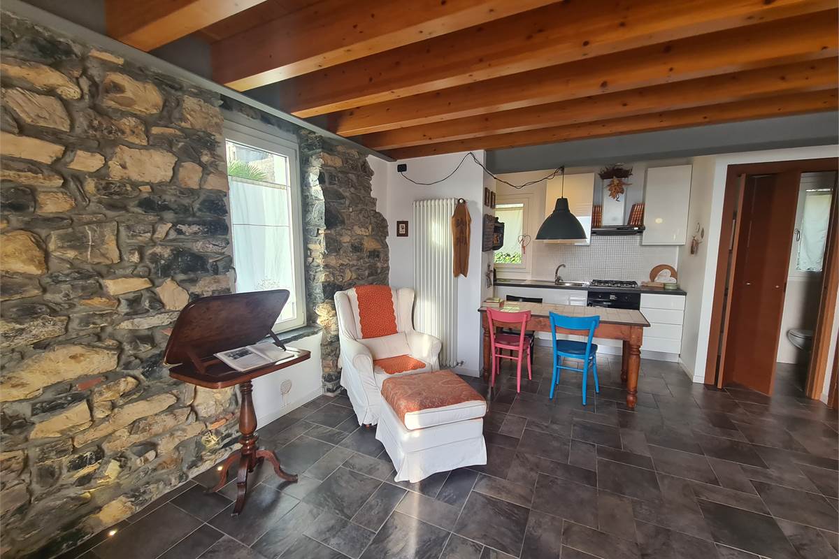 BELLISSIMO BILOCALE CON VISTA LAGO