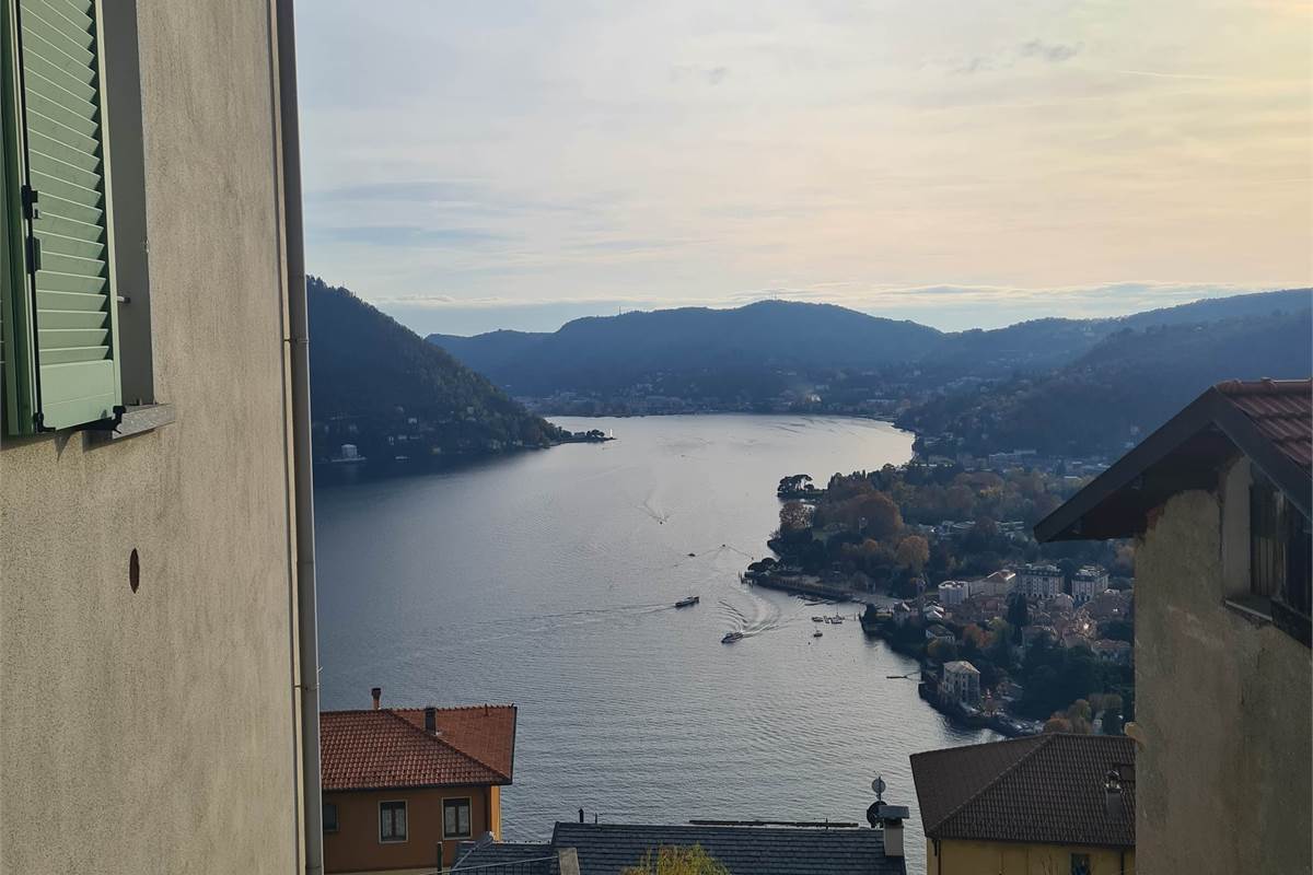 BELLISSIMO BILOCALE CON VISTA LAGO