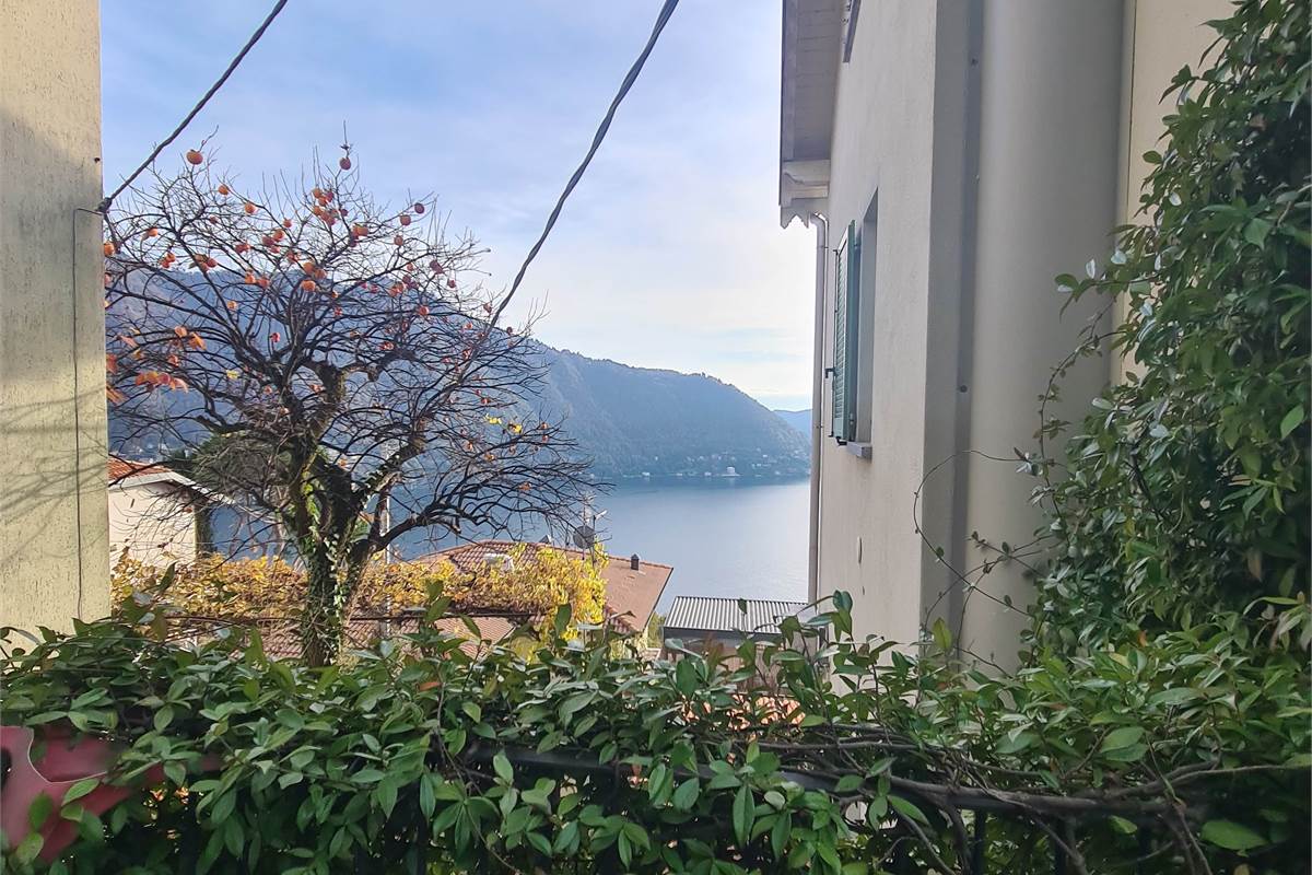 BELLISSIMO BILOCALE CON VISTA LAGO