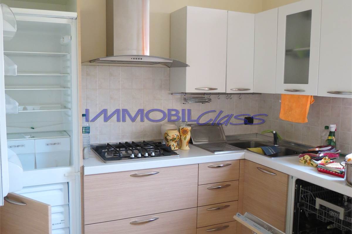 OTTIMO BILOCALE ARREDATO CON BOX E CANTINA