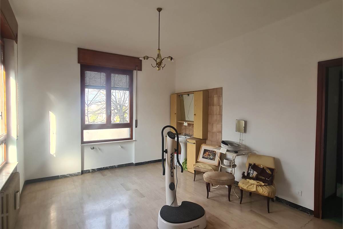 Villa indipendente con ampi spazi e potenzialità