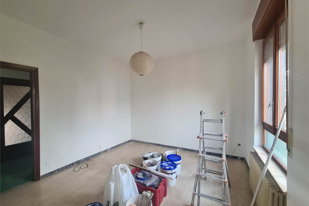 Villa indipendente con ampi spazi e potenzialità