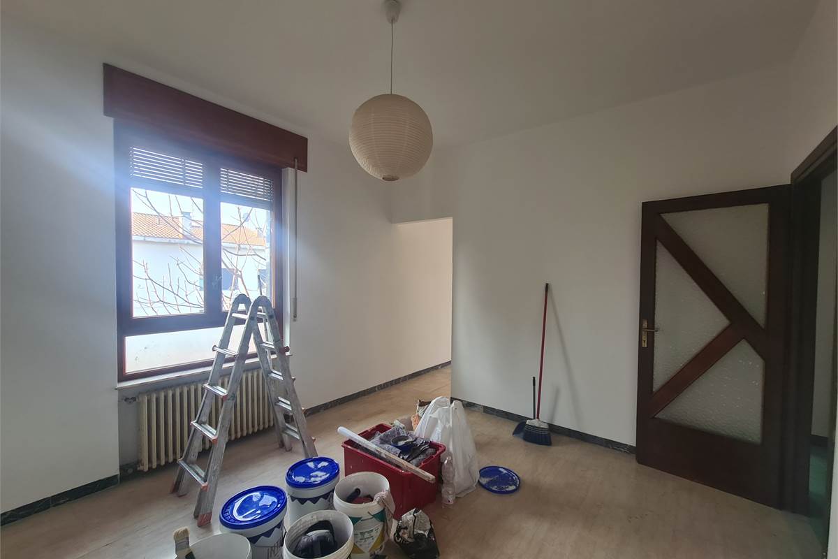 Villa indipendente con ampi spazi e potenzialità