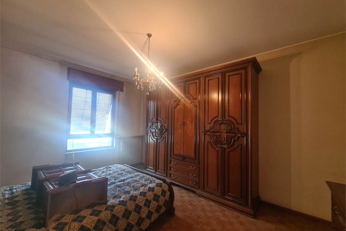 Villa indipendente con ampi spazi e potenzialità