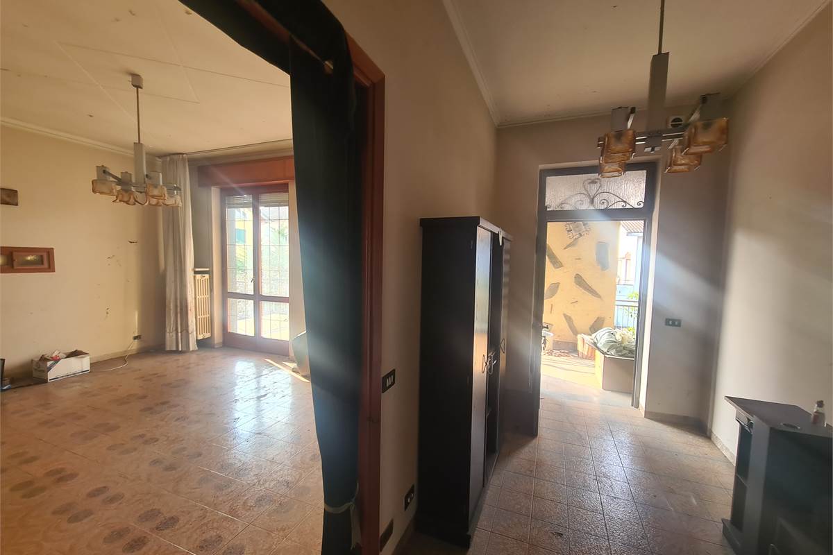 Villa indipendente con ampi spazi e potenzialità