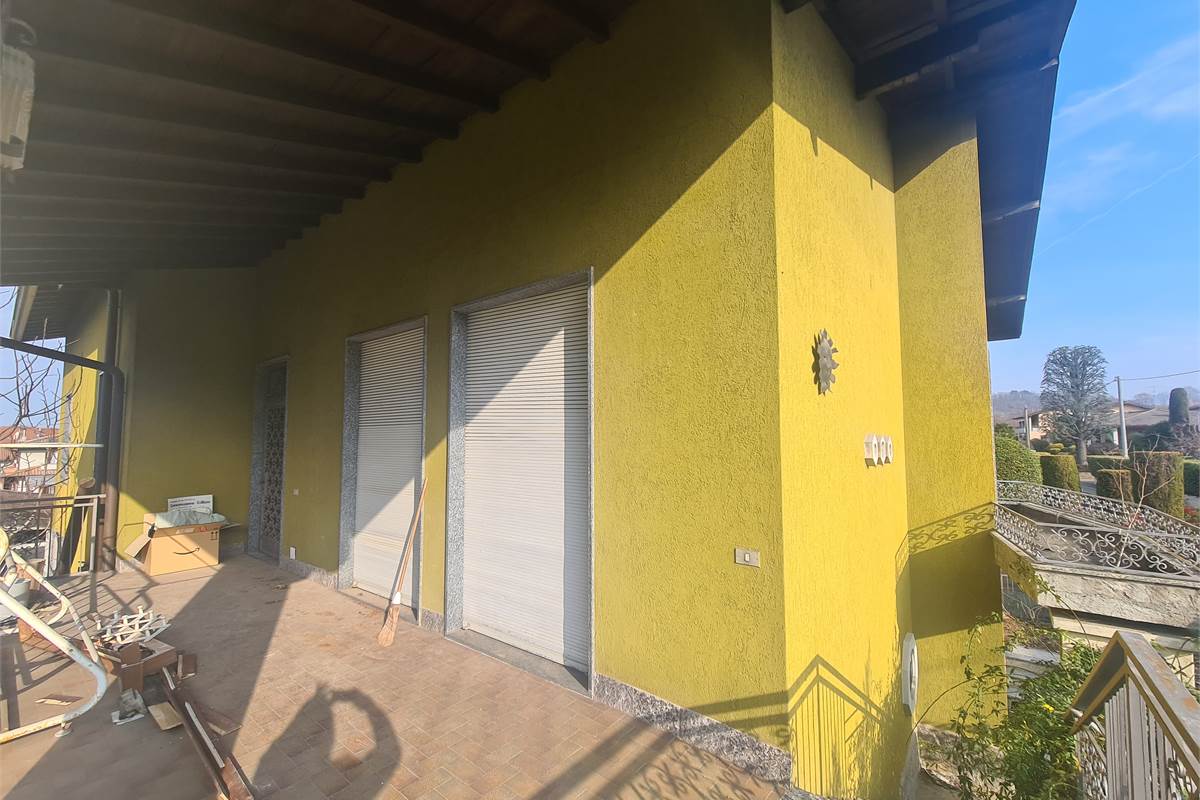 Villa indipendente con ampi spazi e potenzialità