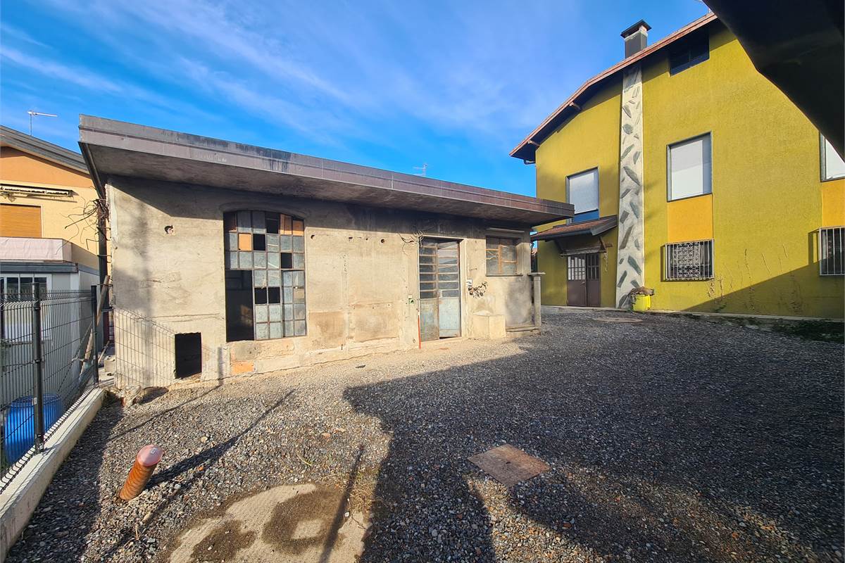 Villa indipendente con ampi spazi e potenzialità