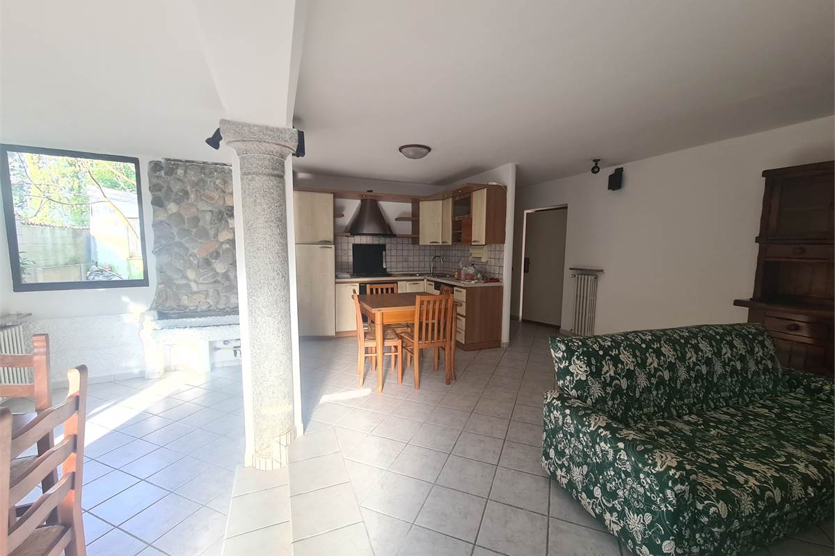 Villa indipendente con ampi spazi e potenzialità