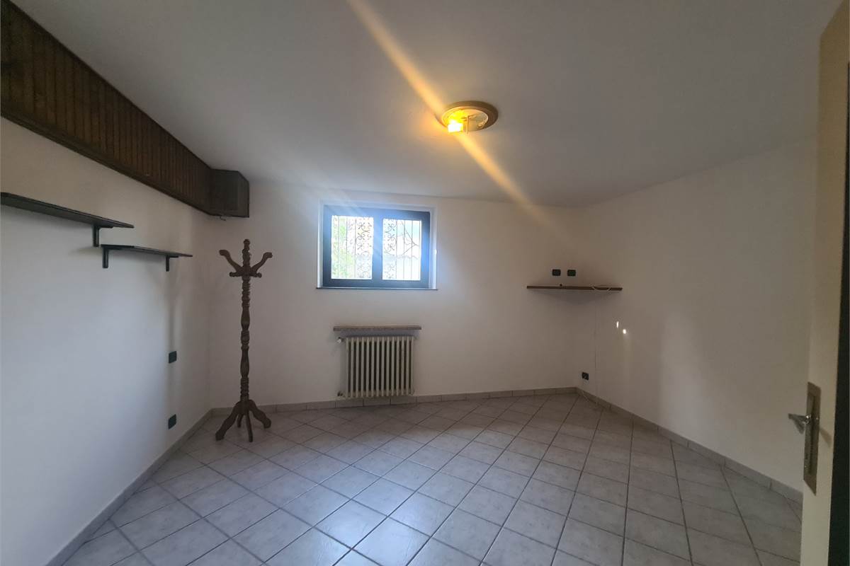 Villa indipendente con ampi spazi e potenzialità