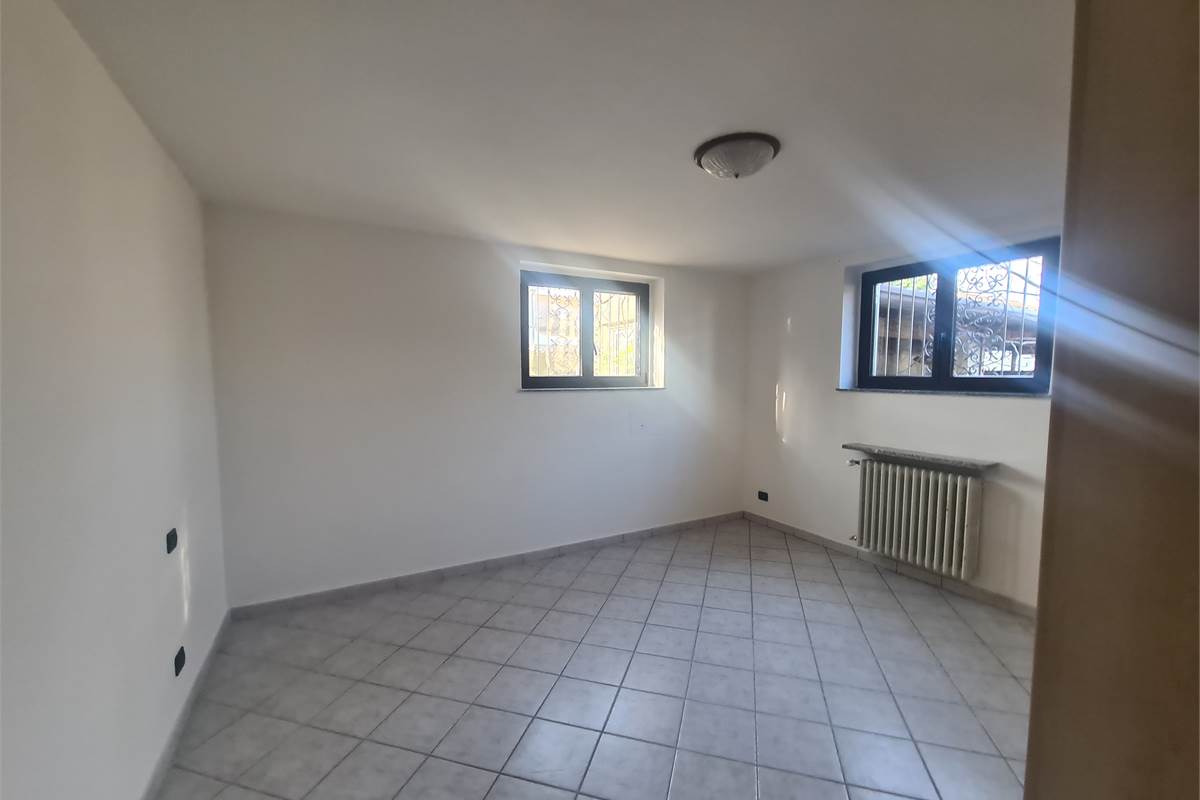 Villa indipendente con ampi spazi e potenzialità