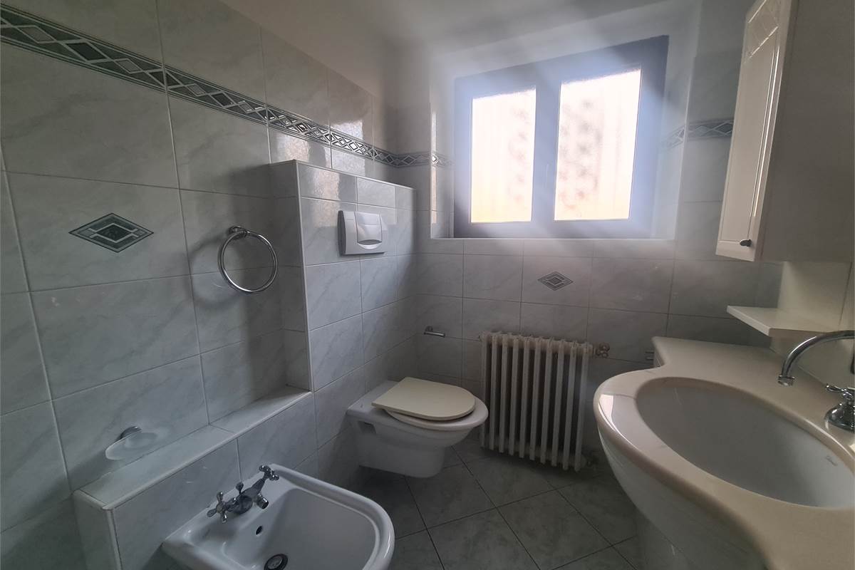 Villa indipendente con ampi spazi e potenzialità