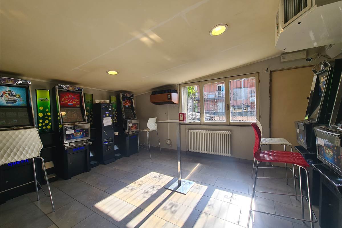 CASA INDIPENDENTE CON BAR