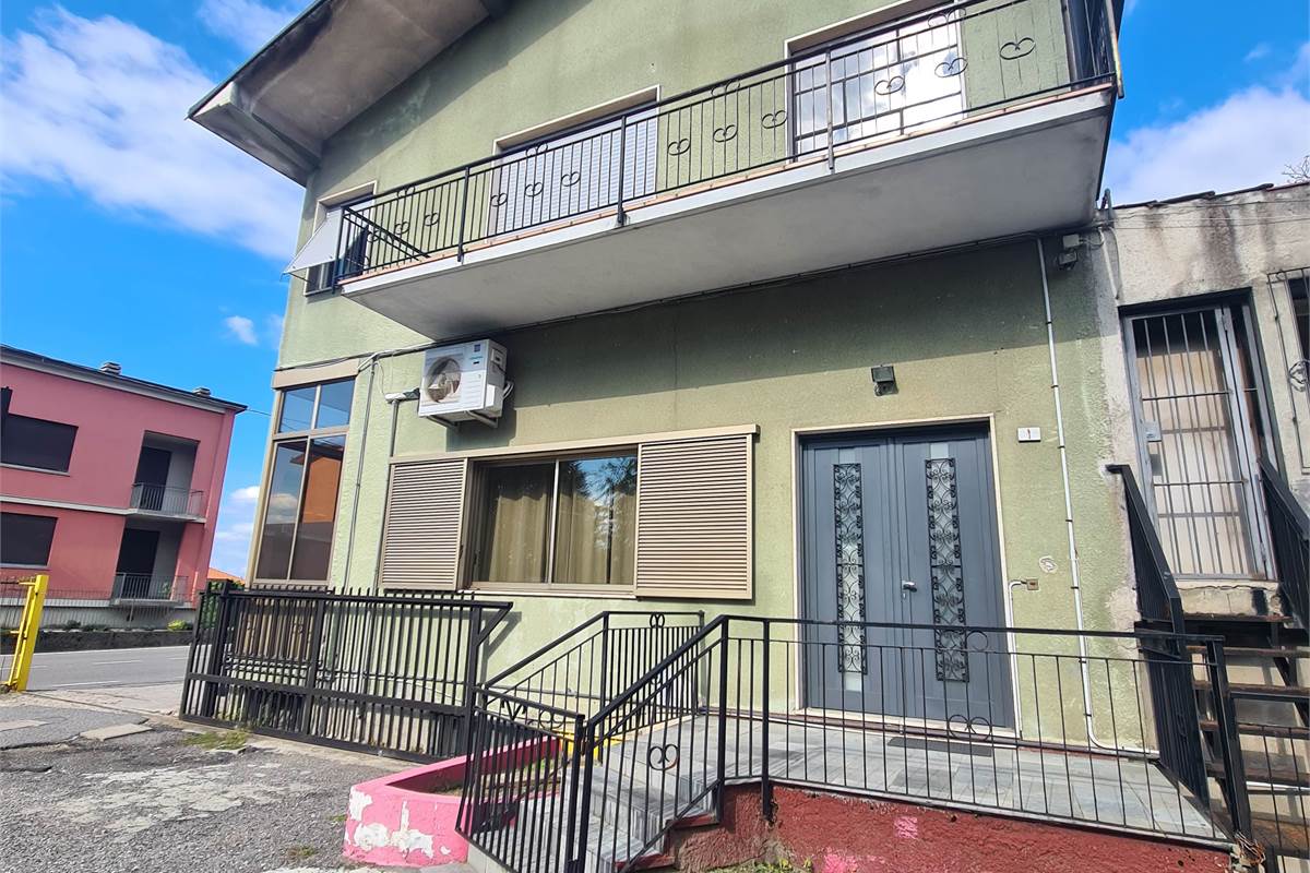 CASA INDIPENDENTE CON BAR