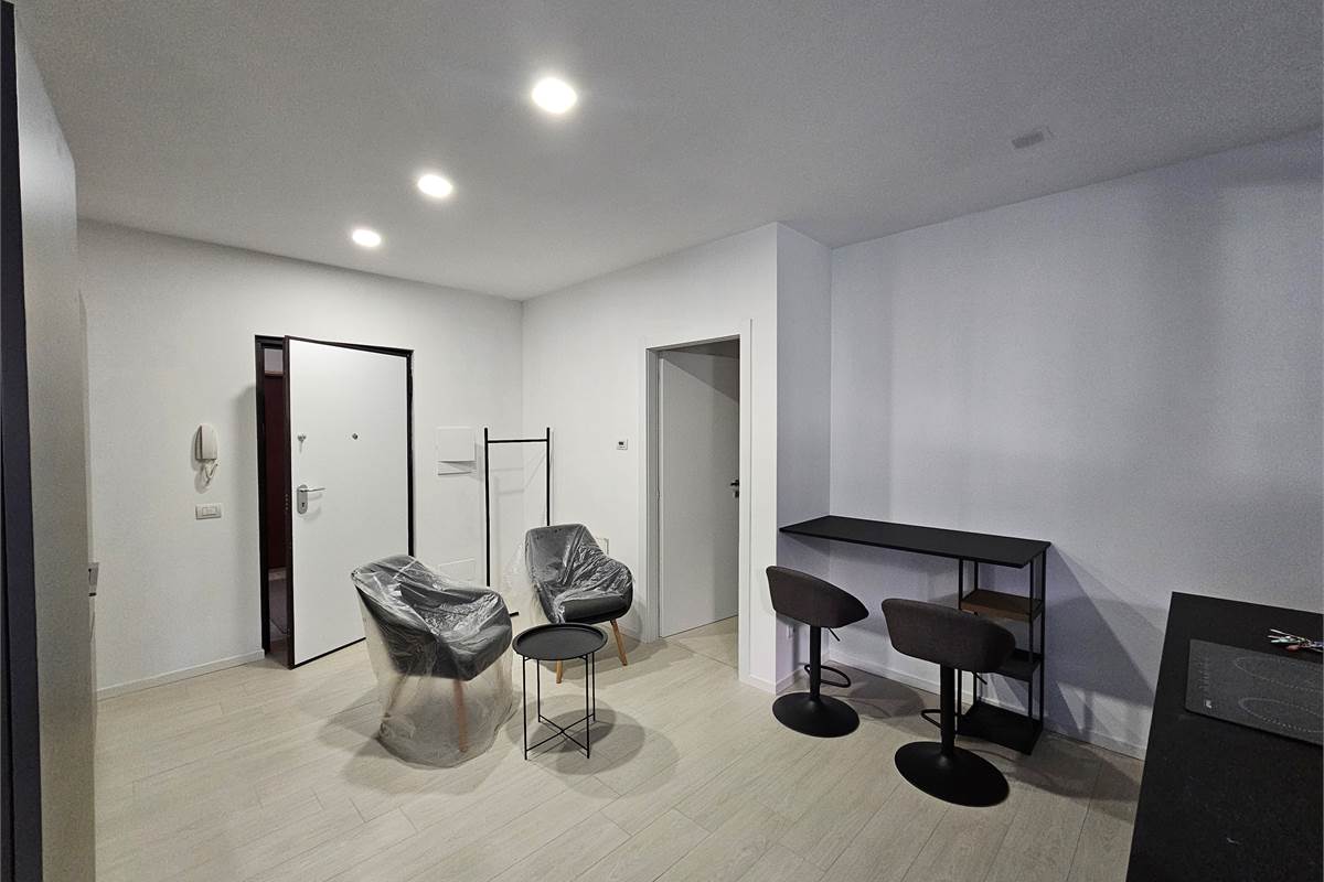  Splendido bilocale ristrutturato a Como