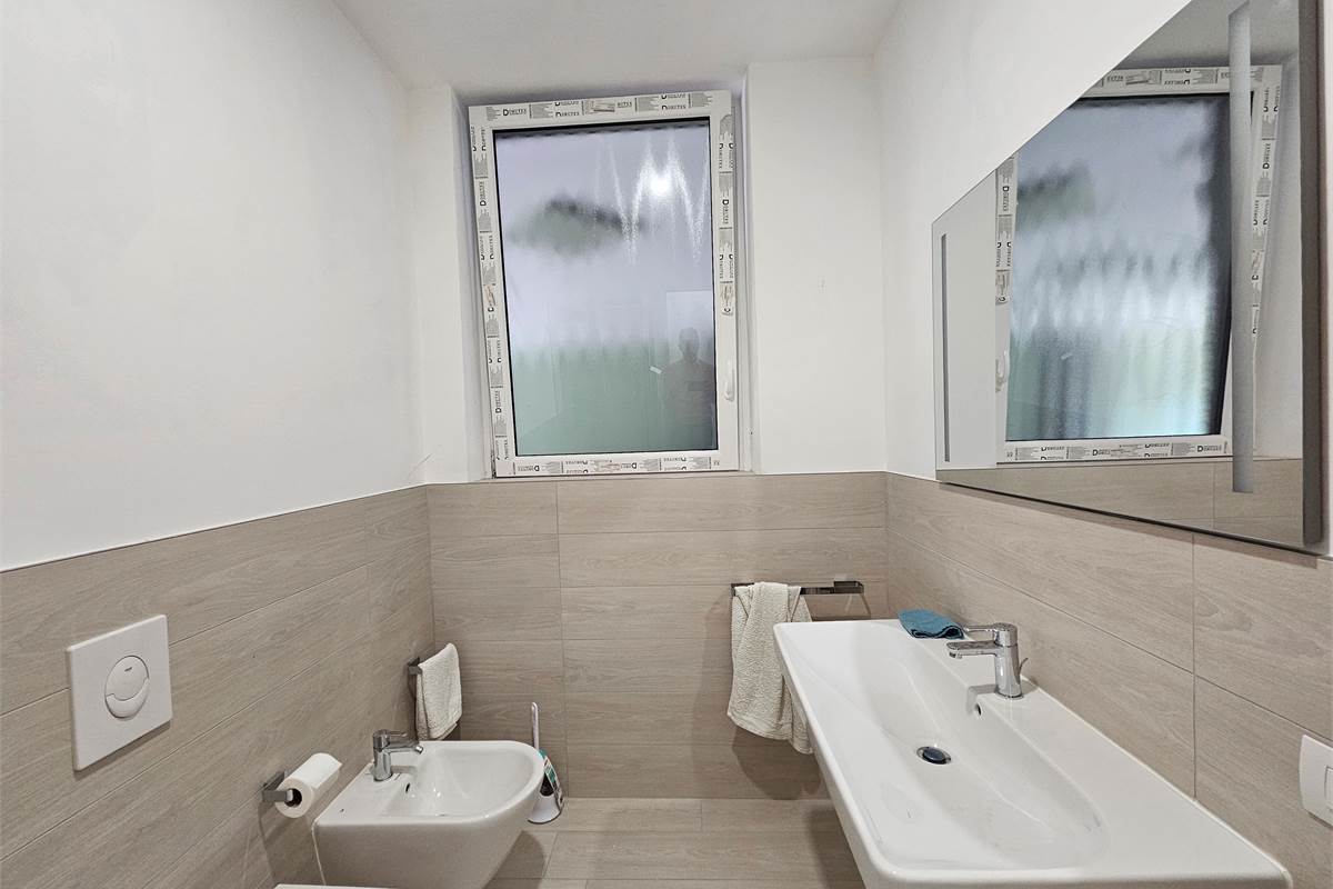  Splendido bilocale ristrutturato a Como