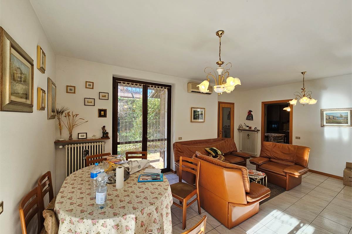 BELLISSIMA VILLA CON GIARDINO